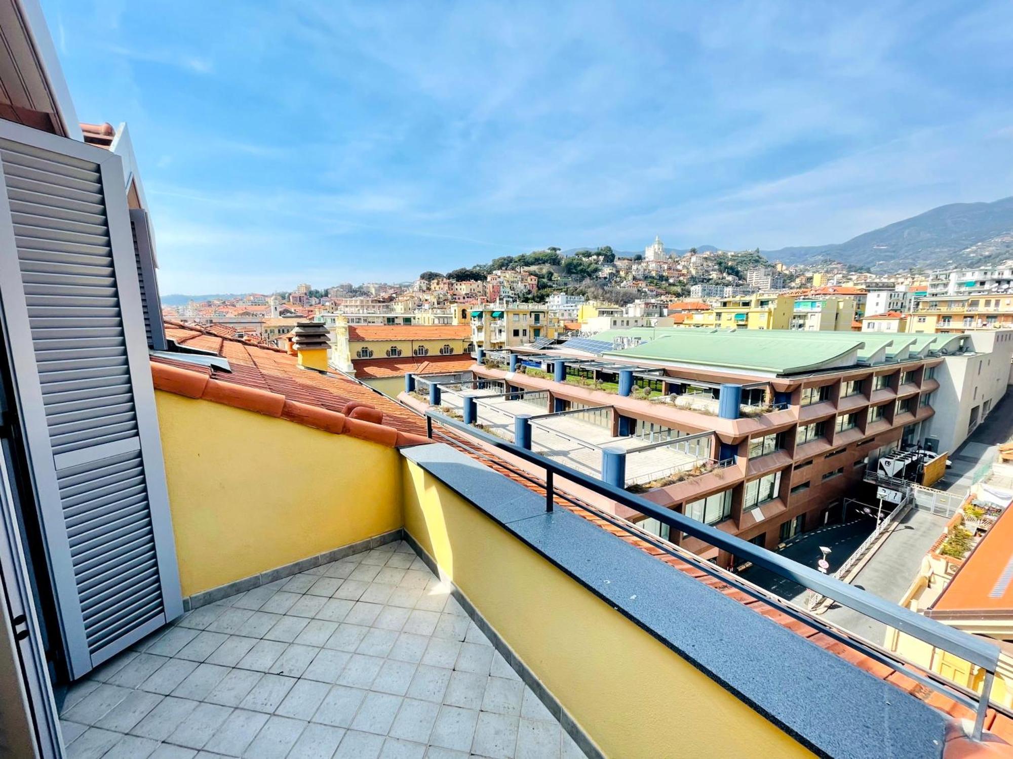 Centro Immobiliare Flagships Apartments Sanremo Luaran gambar