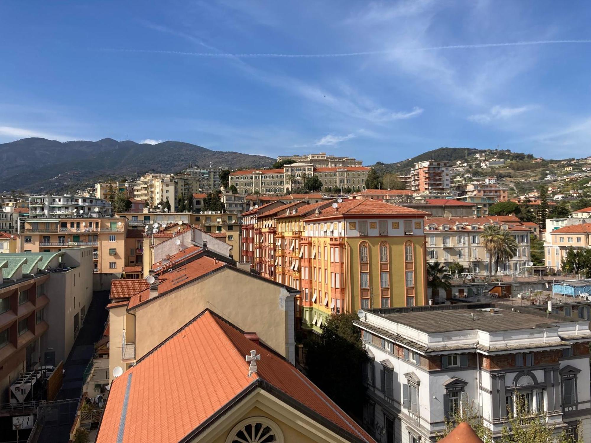Centro Immobiliare Flagships Apartments Sanremo Luaran gambar